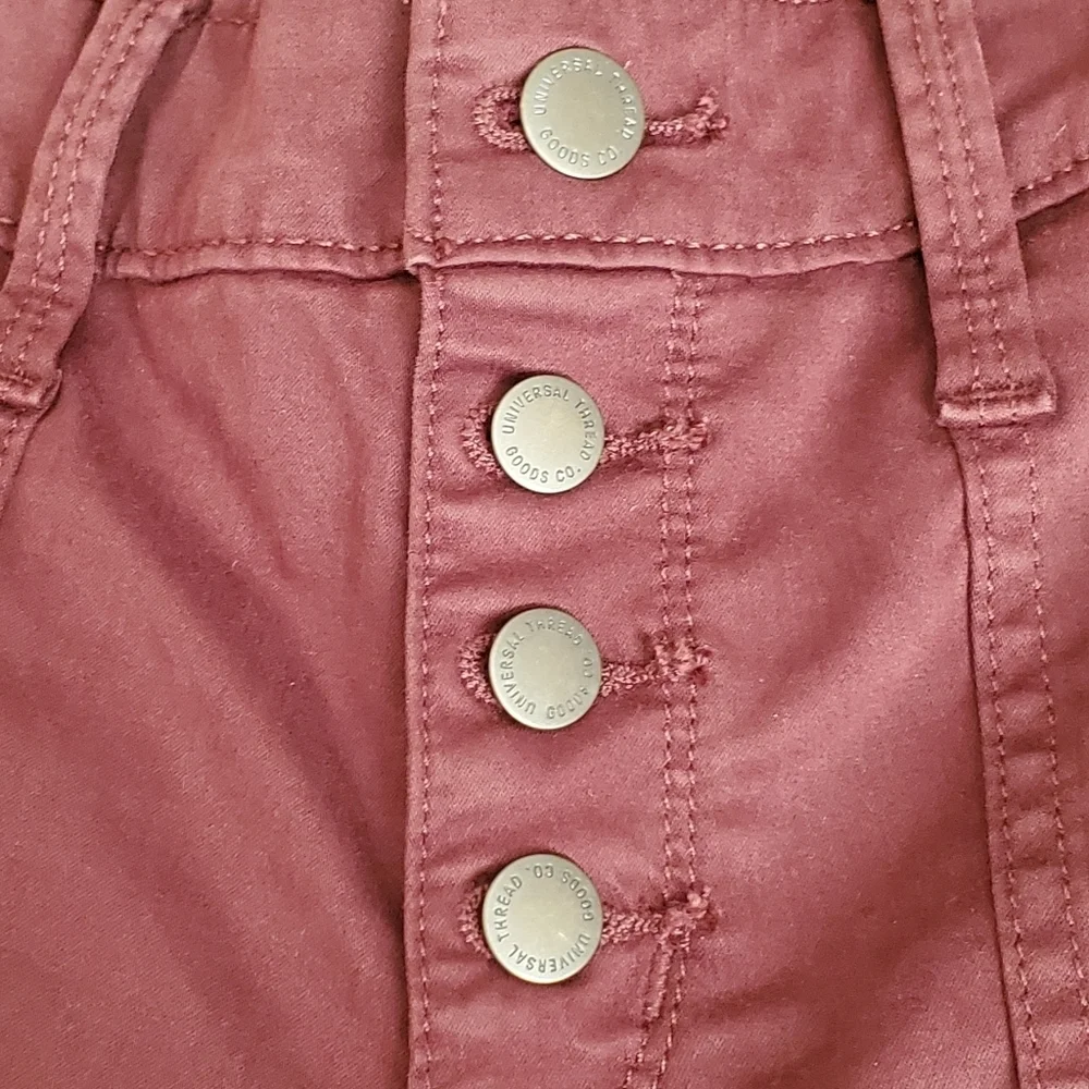 Universal Thread burgundy skinny utility jeans Size 2 - Picture 8 of 11